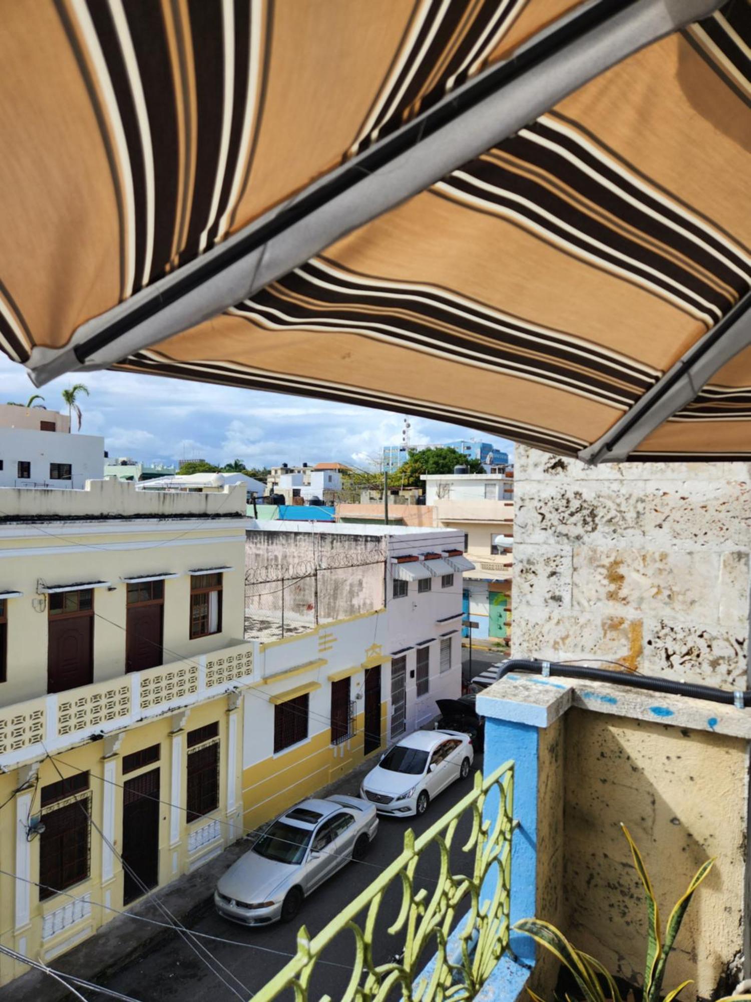 Fabulous Rooftop 2 Colonial Room For 4 Santo Domingo Bilik gambar